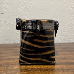 Elegant Black and Gold Women's Accessory